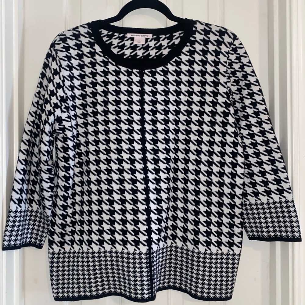 Allison Daley Monochrome Houndstooth‎ Sweater